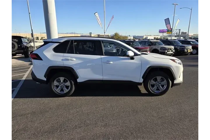 $28750 : Toyota RAV4 2024 XLE 4dr SUV image 10