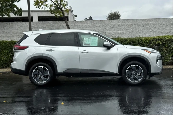 $23575 : Nissan Rogue 2024 SV 4dr Cro image 3