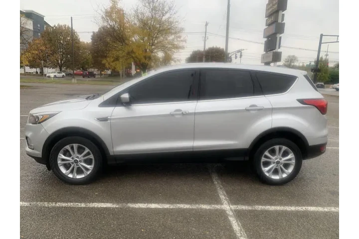 $9995 : 2019 Escape SE image 3