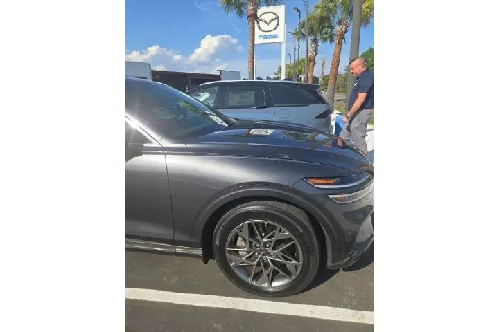$35882 : Genesis GV70 2023 AWD 2.5T S image 9
