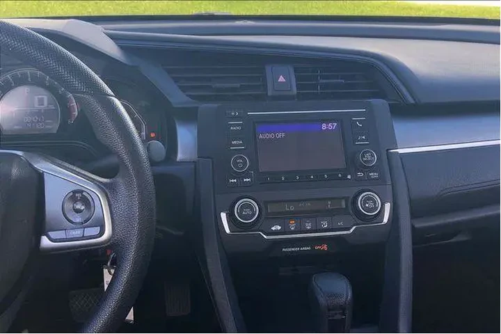 $19985 : Honda Civic 2018 LX 4dr Seda image 6