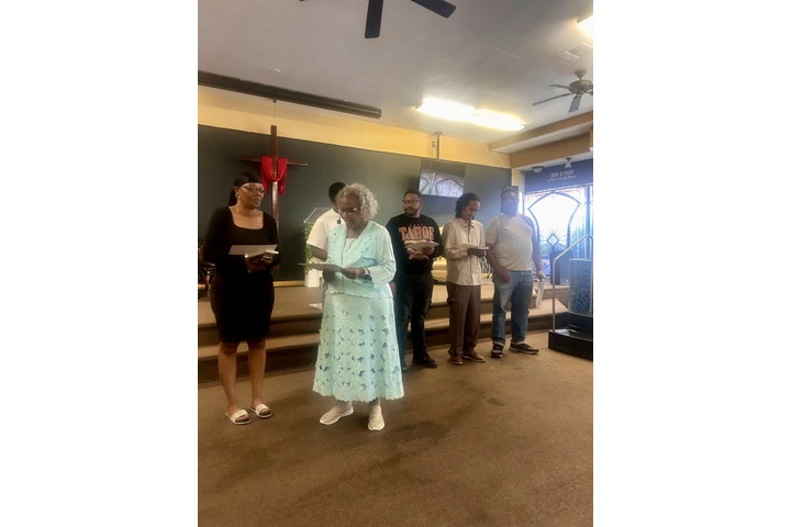 $2000 : Iglesia image 2