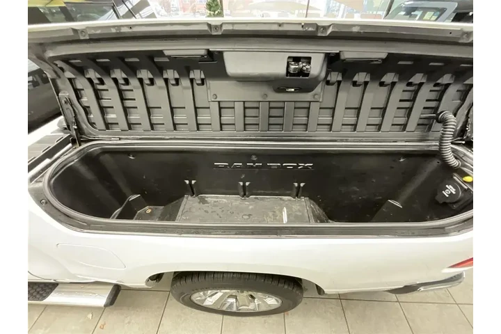 $24995 : Ram 1500 2019 4x4 Big Horn 4 image 8