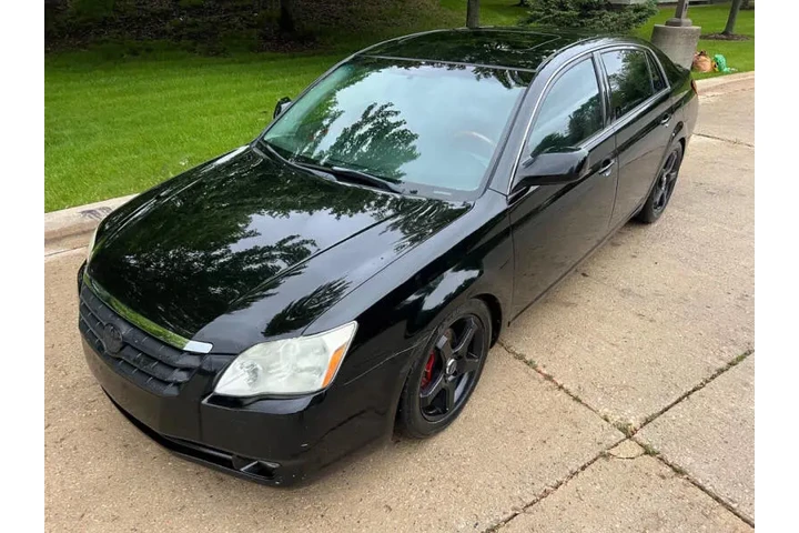 $3997 : 2006 Avalon Limited image 2