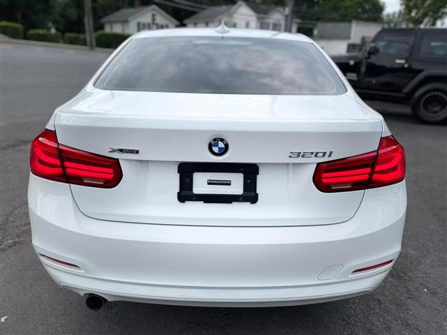 $16900 : 2017 BMW 3 SERIES2017 BMW 3 S image 7