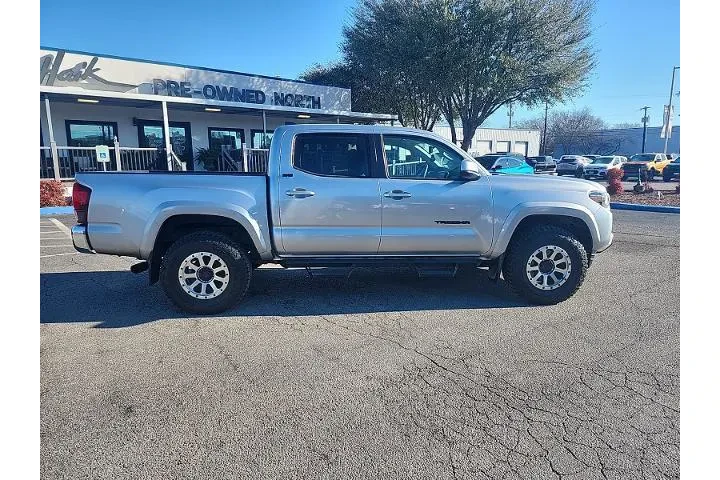 $31998 : Toyota Tacoma 2023 4x2 TRD O image 2