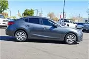 2016 Mazda MAZDA3 i Sport Seda en Los Angeles