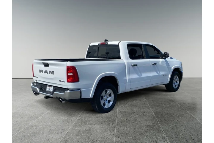 $39444 : Ram 1500 2025 4x4 Big Horn 4 image 5