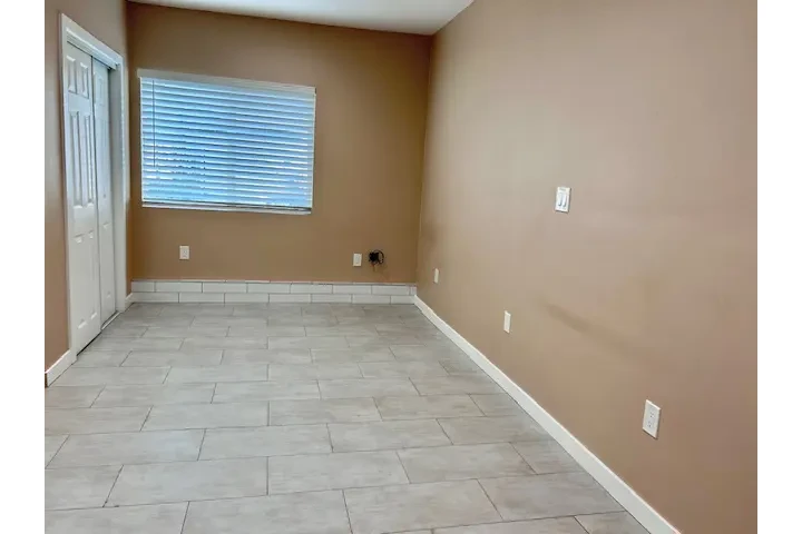 $1850 : SE RENTA Estudio Nuevo 90044 image 6