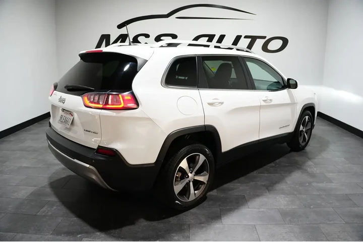 $13341 : 2020 Cherokee image 10