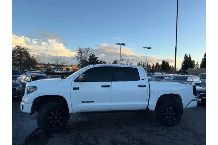 $33995 : Toyota Tundra 2019 4x4 SR5 4 image 4