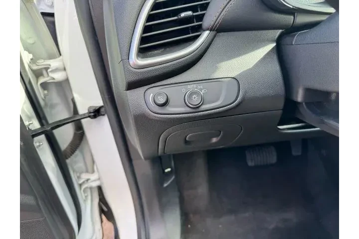 $9900 : Chevrolet Trax 2021 AWD LT 4 image 9