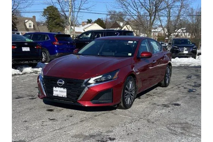 $14457 : Nissan Altima 2023 2.5 SV 4d image 7