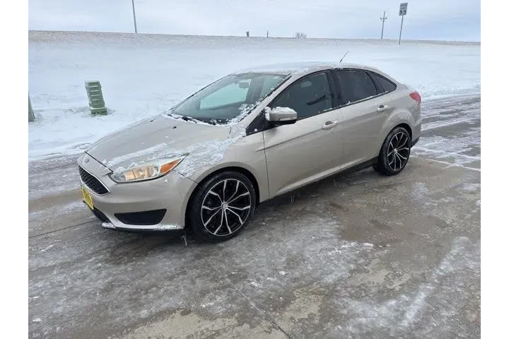 $6900 : Ford Focus 2017 SE 4dr Sedan image 10