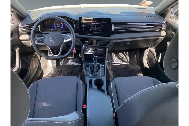 $24950 : Volkswagen Jetta 2025 Sport image 10