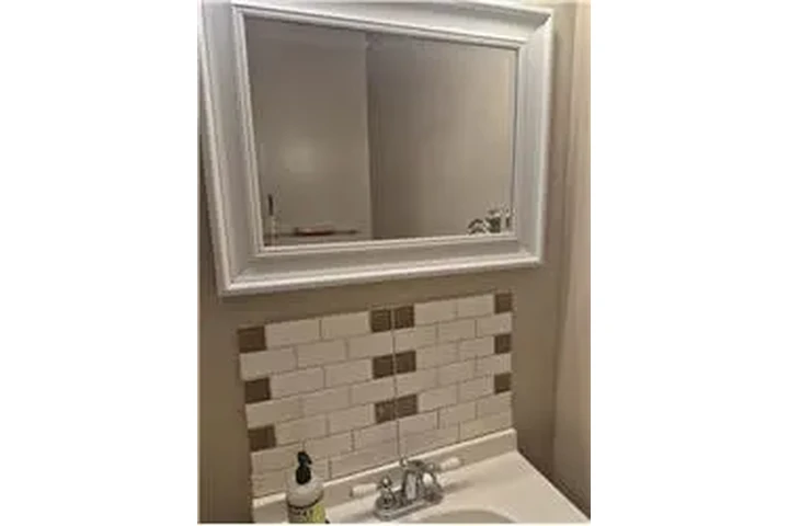 $1000 : Rental property with 2 bedro image 8