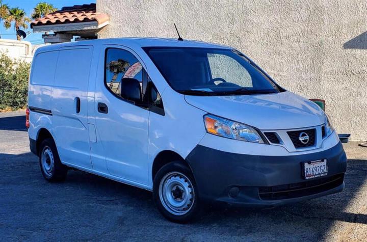 $13495 : 2017 NV200 image 3