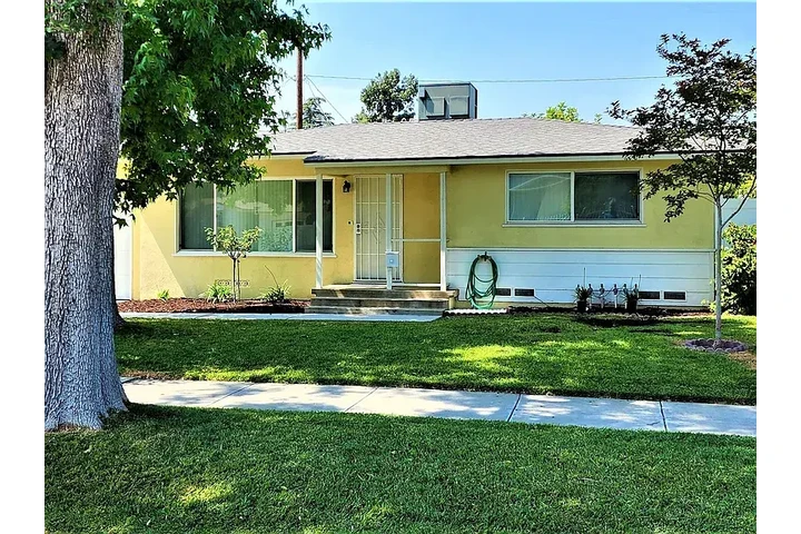 $800 : Beautiful recently remodeled image 1