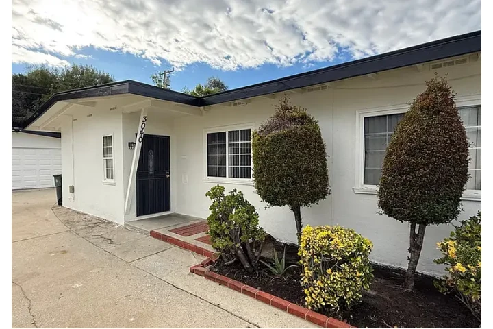 $2120 : spacious, open living home image 1