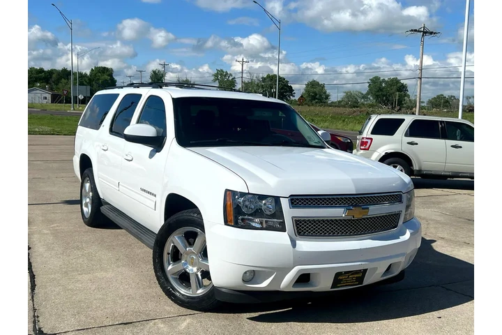 $8999 : 2013 Suburban LTZ 1500 4WD image 2