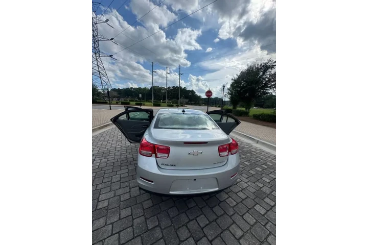 $5500 : 2015 Malibu LS image 7