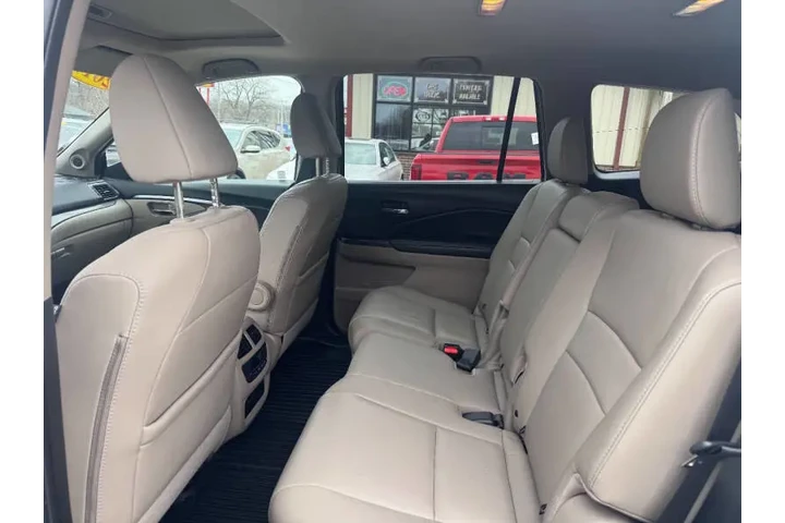 $14950 : 2017 Pilot EX-L image 9