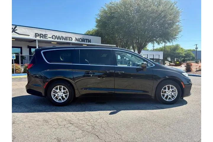 $23273 : Chrysler Pacifica 2023 Touri image 2