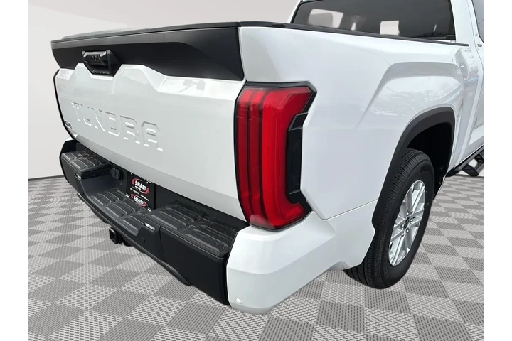 $40992 : 2022 Tundra SR5 image 7