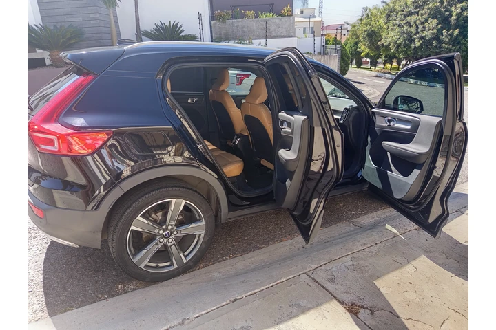 $70000 : Volvo XC40 Momentum T5, 4cilin image 6