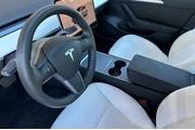 $26285 : Tesla Model 3 2023 4dr Sedan thumbnail