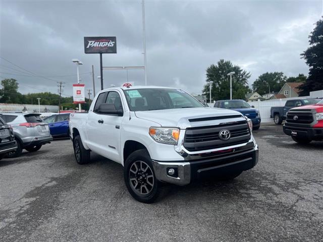 $25990 : 2014 Tundra image 1