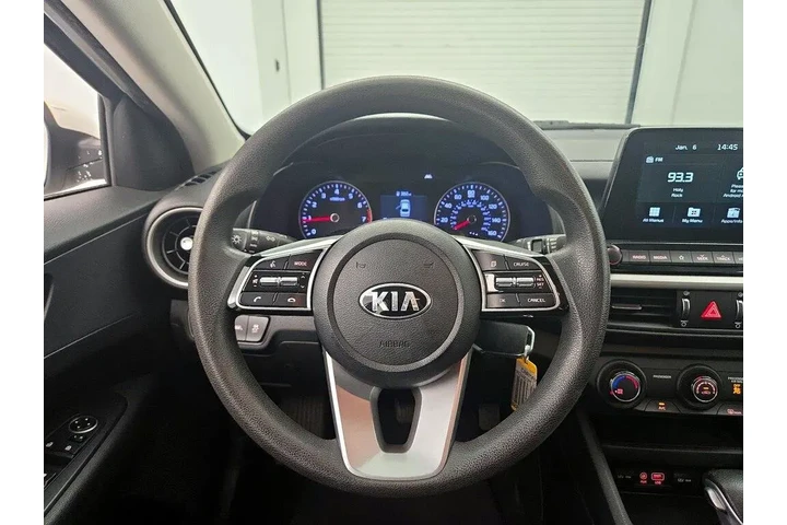 $16998 : Kia Forte 2021 LXS 4dr Sedan image 10