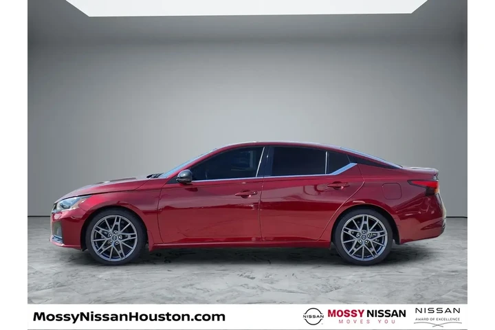 $25995 : Nissan Altima 2024 2.0 SR 4d image 5