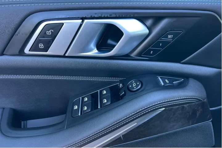 BMW X5 2025 AWD xDrive40i 4d image 10