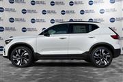 $51345 : PRE-OWNED 2024 VOLVO XC40 B5 thumbnail