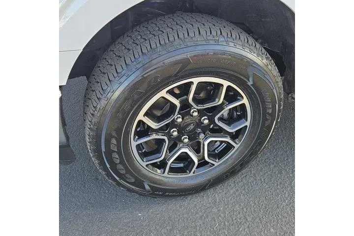 $33888 : Ford F-150 2021 4x4 XLT 4dr image 9