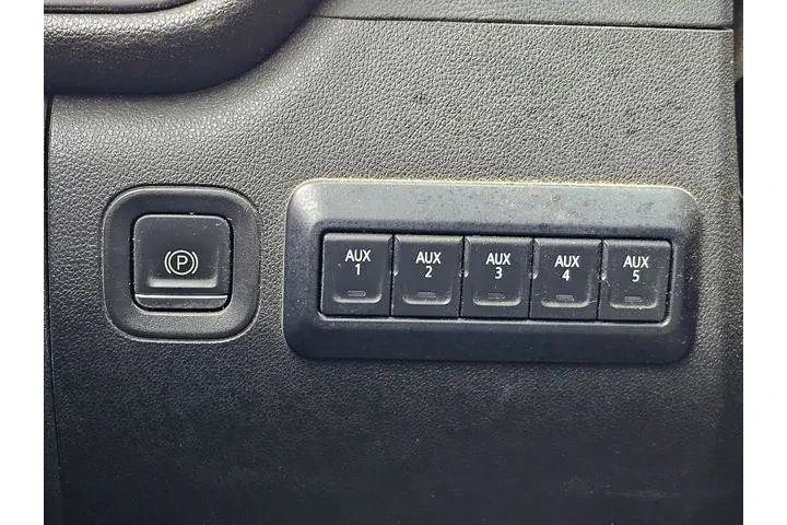 $32500 : Chevrolet Silverado 2500HD 2 image 8