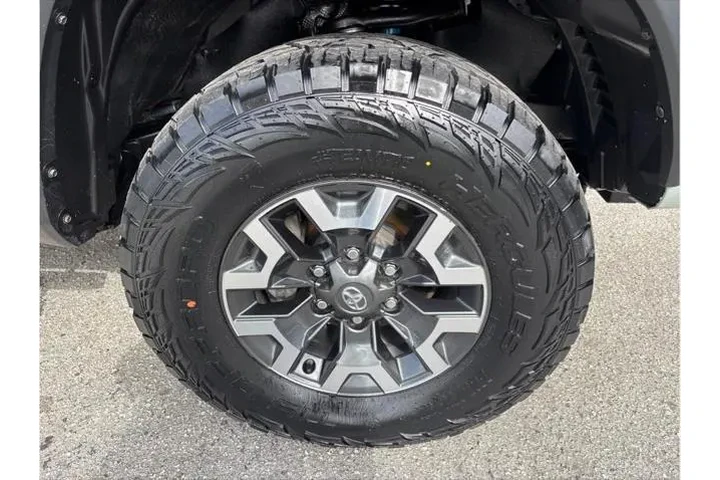 $39898 : Toyota Tacoma 2022 4x4 TRD P image 8