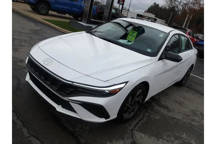 $25301 : Hyundai ELANTRA 2025 SEL Spo image 3