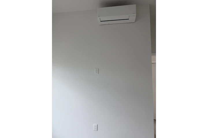 $1300 : Cuarto en renta image 3