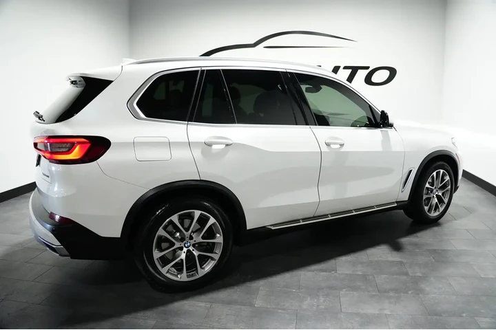 $33878 : 2022 X5 xDrive40i image 9