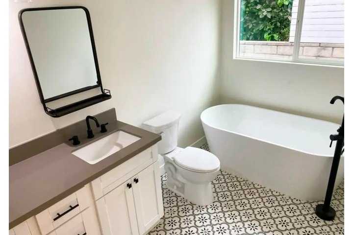$2500 : 3 Bedroom House  in Koreatown image 8