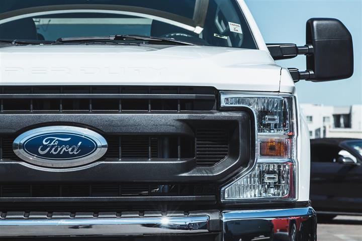 2021 Super Duty F-350 SRW XL image 6