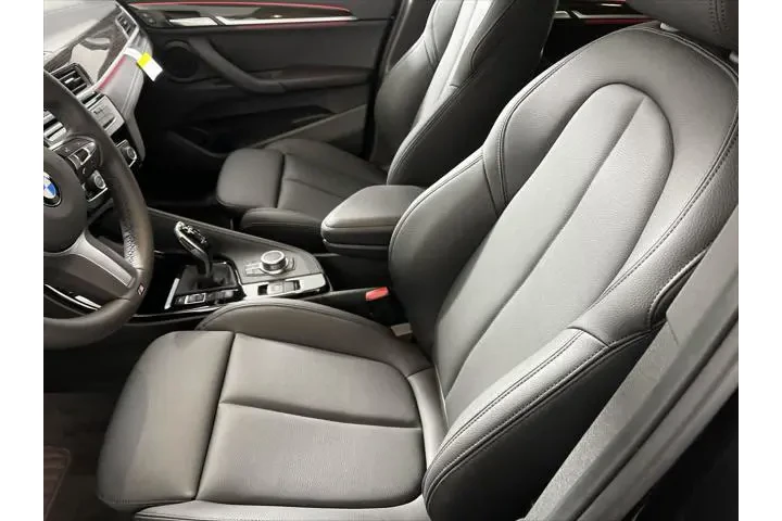 $27943 : BMW X1 2022 AWD xDrive28i 4d image 9