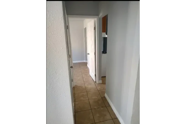 $1875 : APT. 1-RECÁMARA/ 1-BAÑO image 2