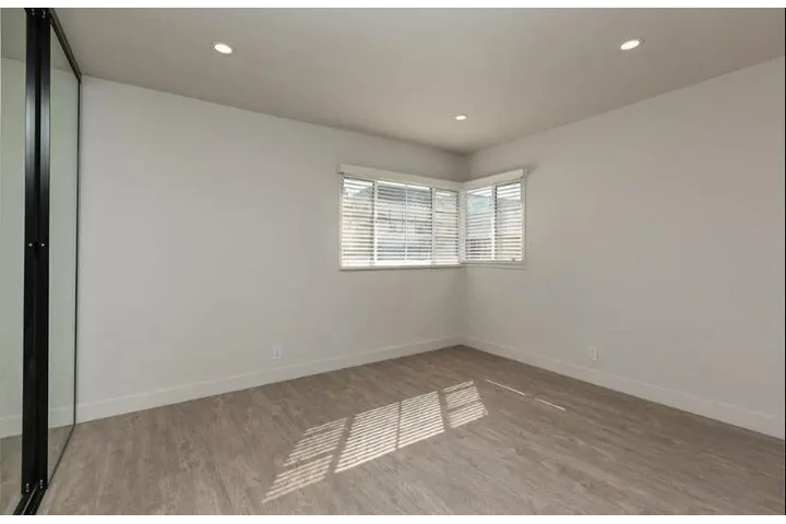 $1100 : APTO 1REC/1BAÑO/1PARKING image 4