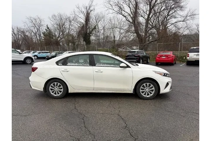 $16575 : Kia Forte 2022 FE 4dr Sedan image 8