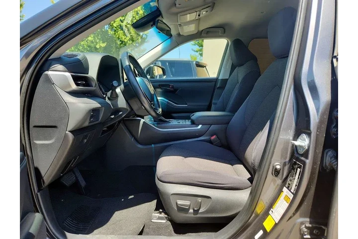 $25998 : Toyota Highlander 2021 AWD L image 10