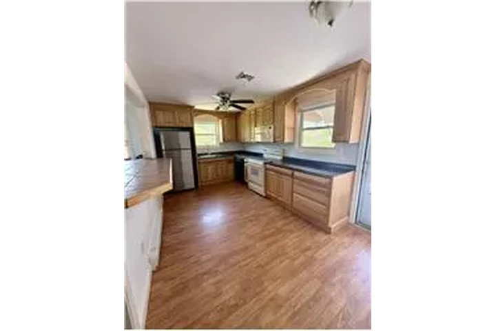 $2600 : Rental property with 3 bedro image 4