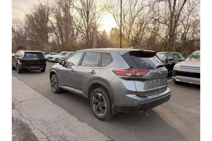 $23000 : Nissan Rogue 2024 AWD SV 4dr image 6